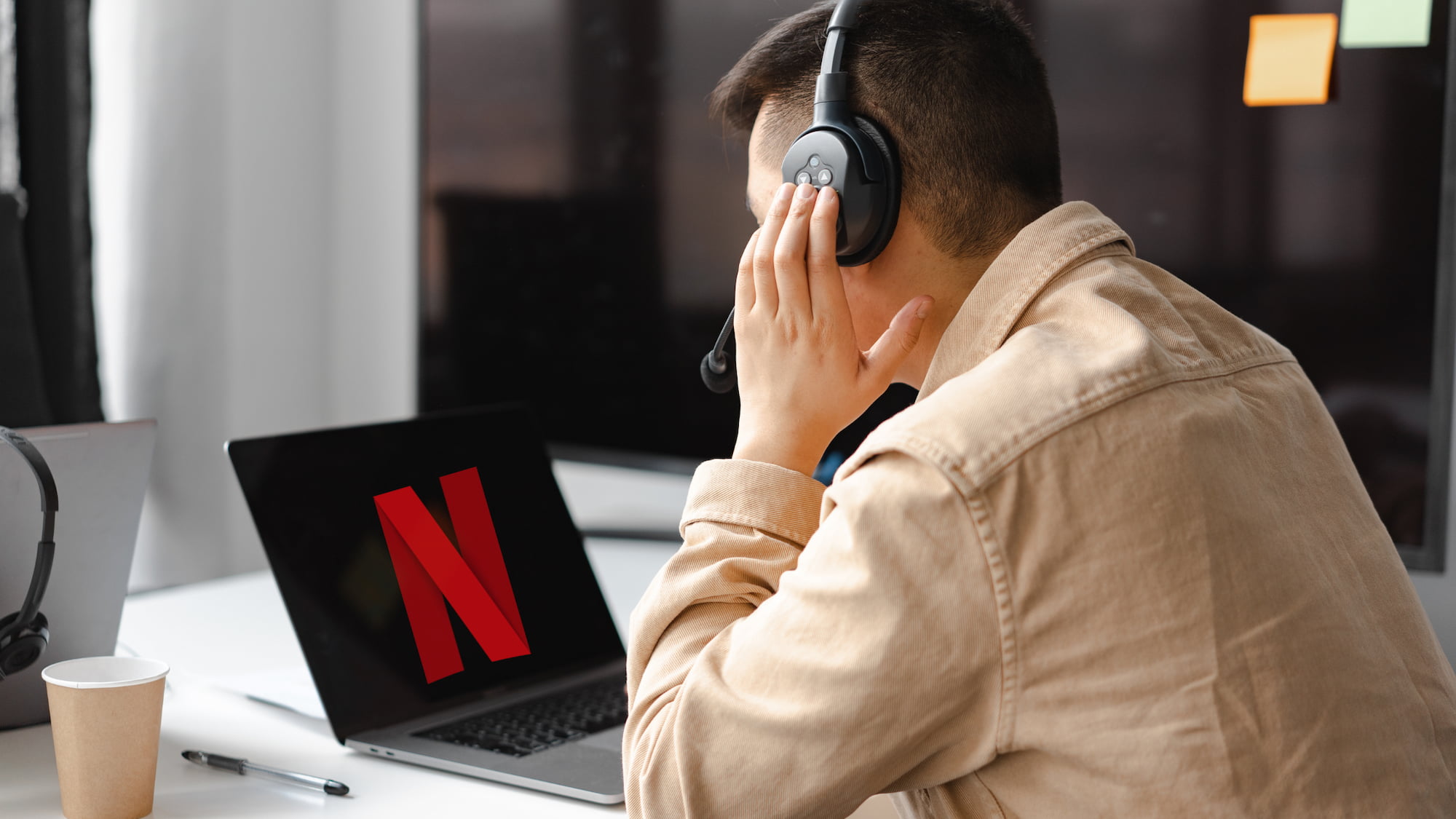 Netflix, WhatsApp Oficial juntos - Atender Digital